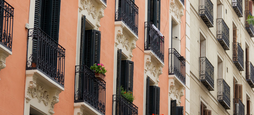 Fachada de un edificio residencial
